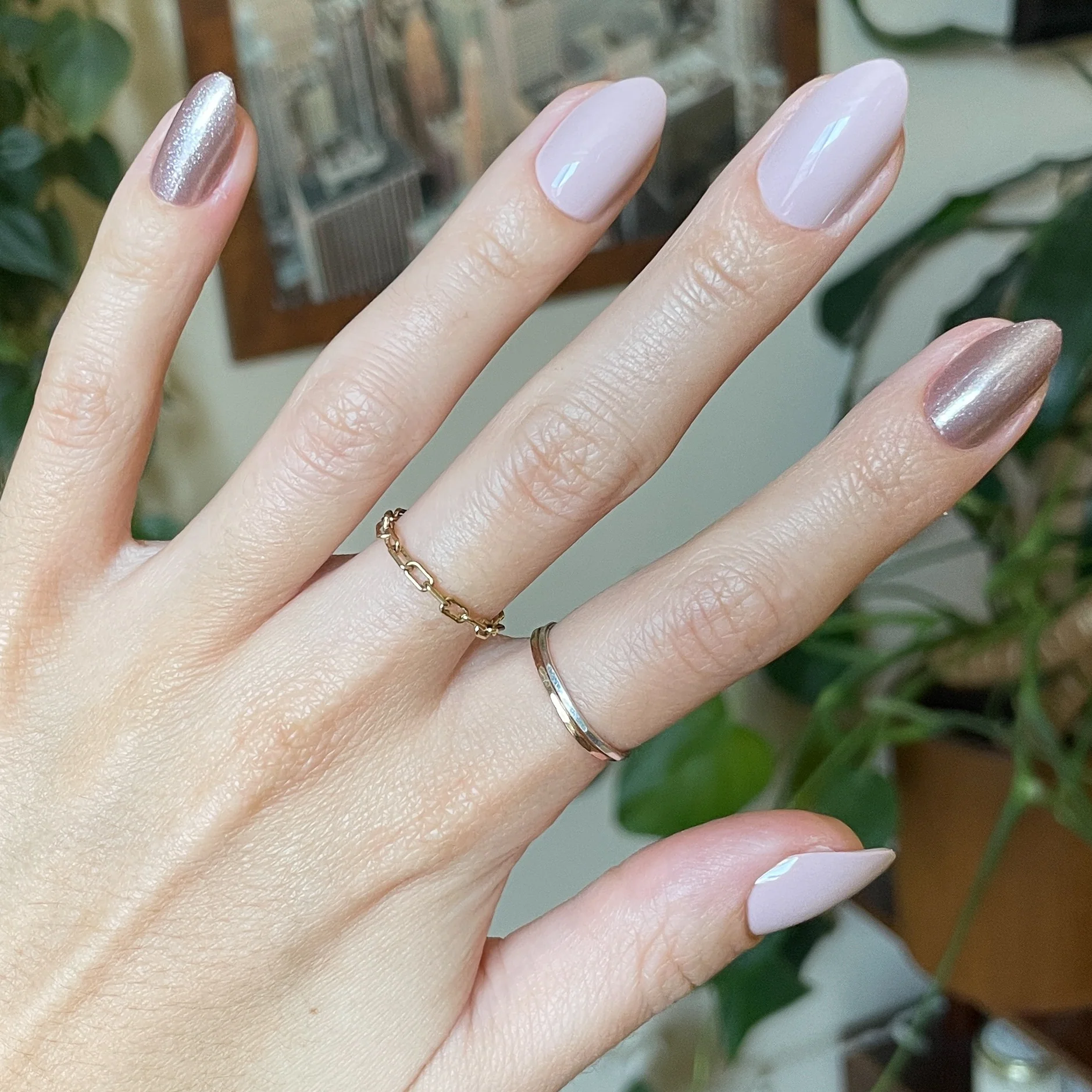CDJ + Sundance Shimmer Accent Nail - Press-On | Medium | Almond - Image 4