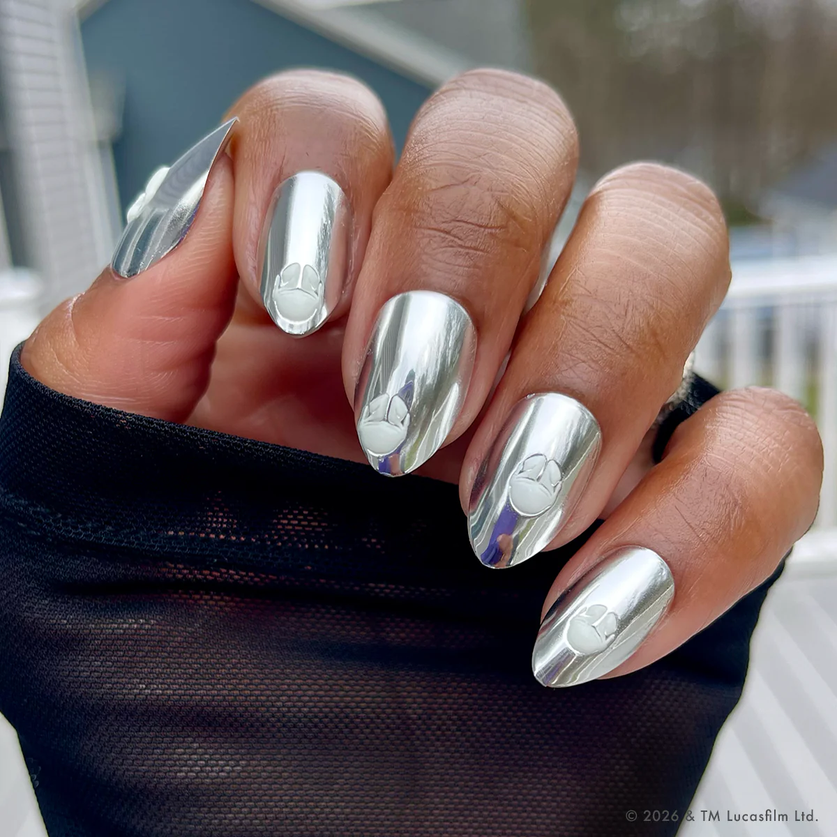 Dark Saber Holographic Chrome - Press-Ons | Medium | Almond - Image 7