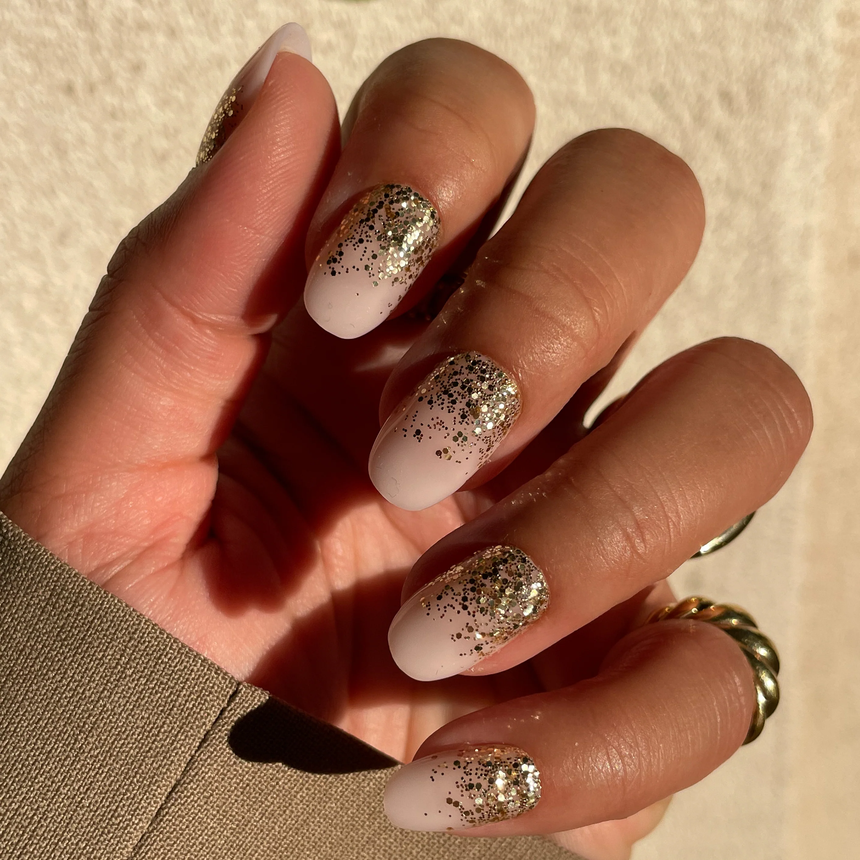 Half Moon Glitter Gradient | Round | Short - Image 3