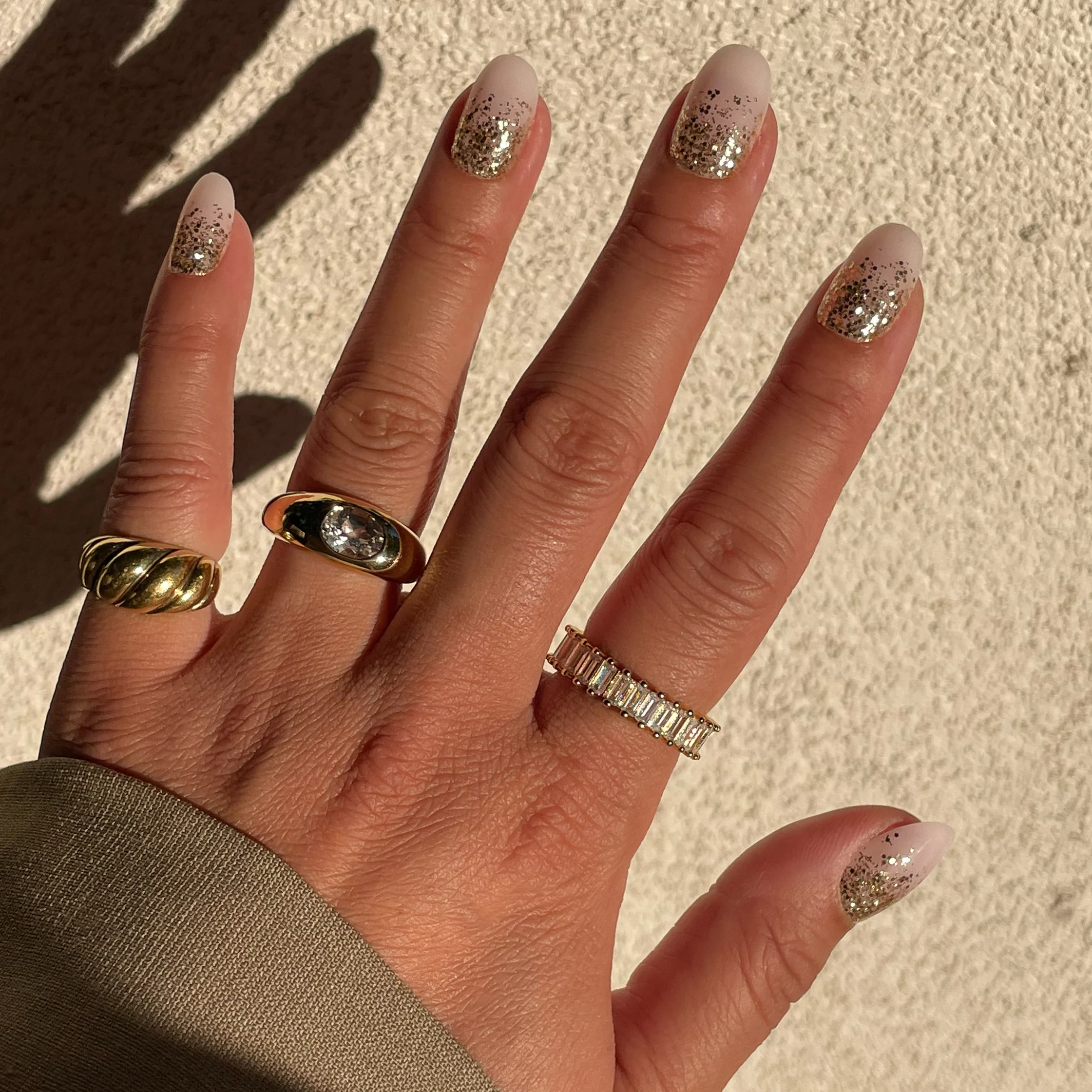Half Moon Glitter Gradient | Round | Short - Image 6