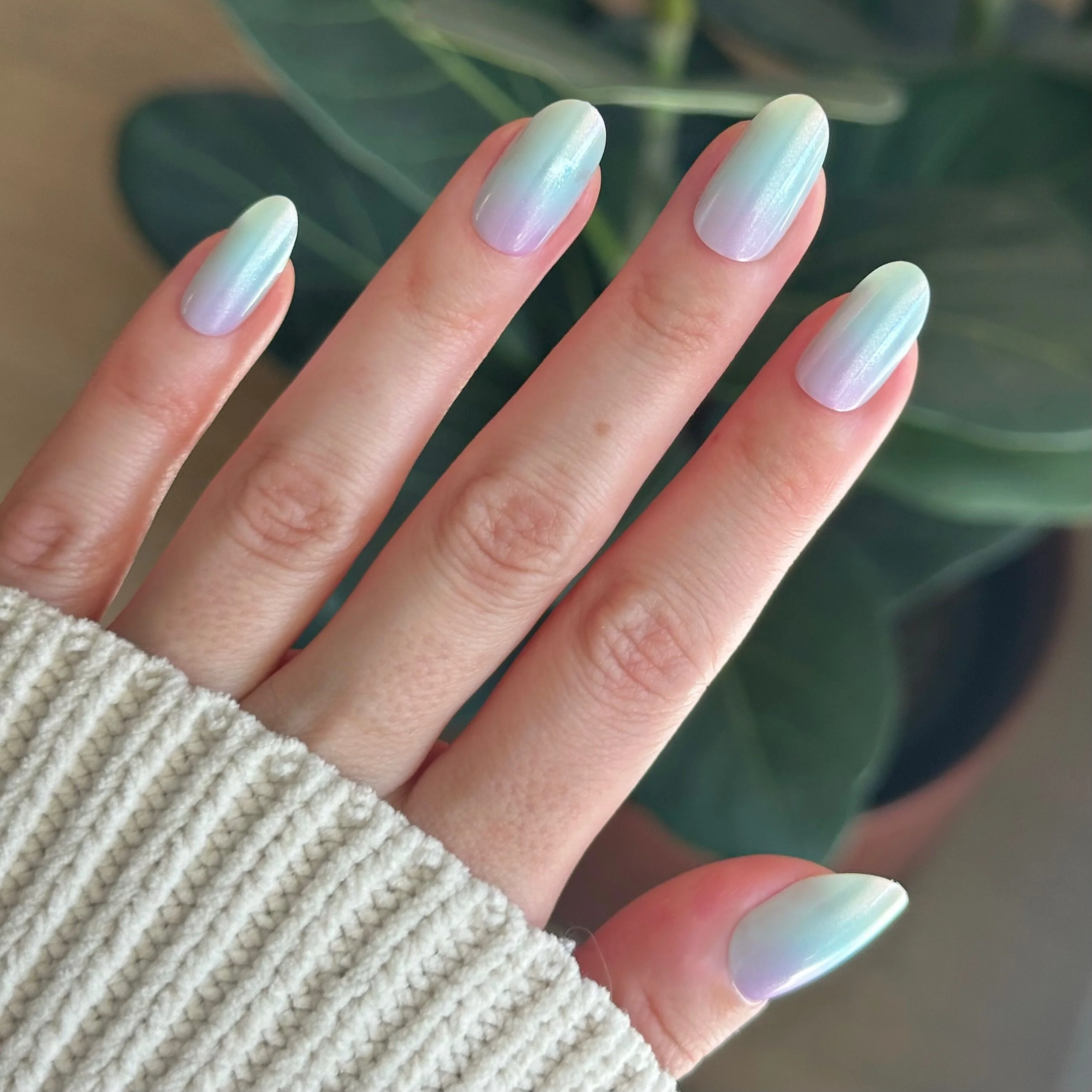 Iridescent Pearl Swirl Shimmer - Press-On | Medium | Oval - Image 3