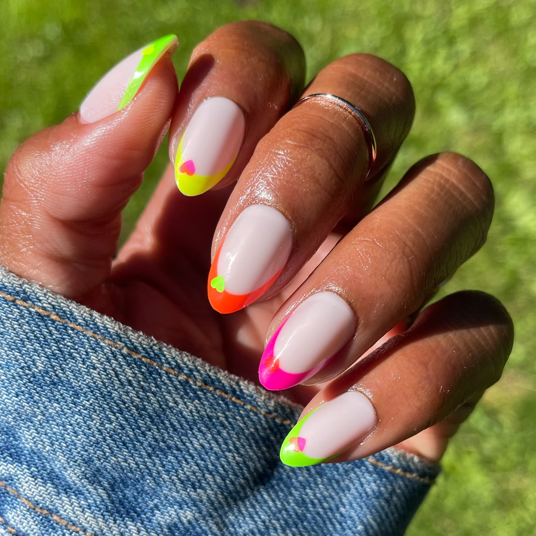 Neon Heart French | Almond | Medium - Image 3