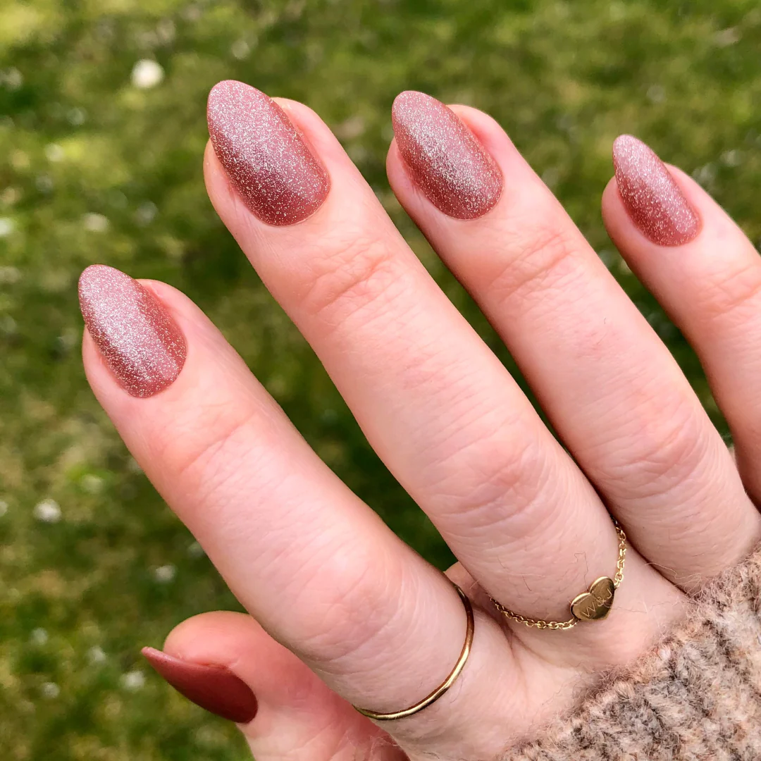 Neutral Velvet - Press-On | Medium | Almond - Image 4
