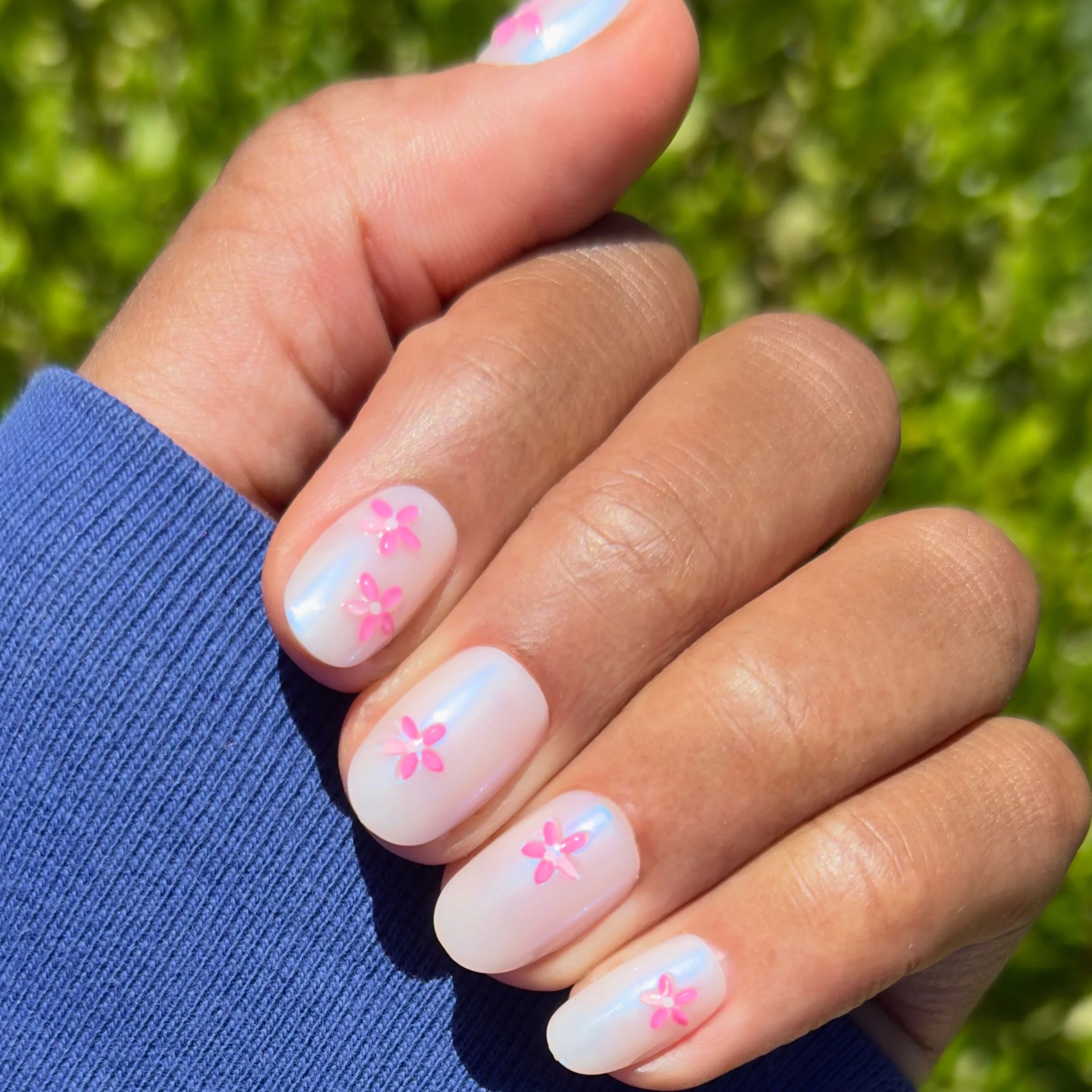 Puffy Petal Iridescent - Press-On | Short | Round - Image 3