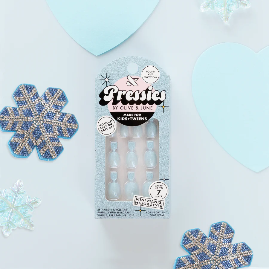 Snow Day - Pressies | Extra Short Short | Round - Image 3